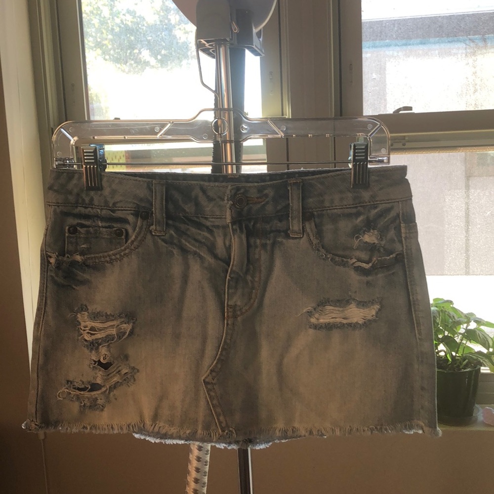 American Eagle, Distressed mini denim skirt